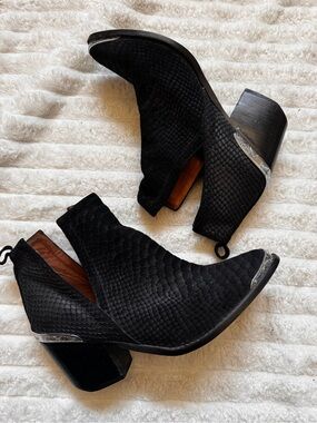 Jeffrey Campbell Black Textured Western Ankle Booties